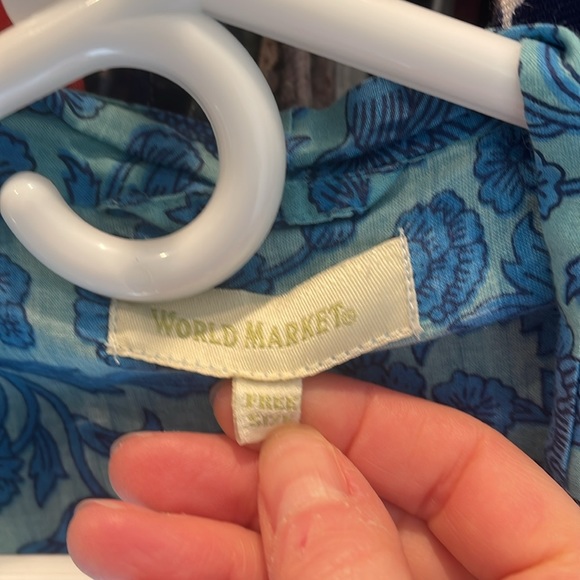 World Market Robe - Picture 2 of 4